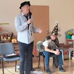 muzyk śpiewa.jpg