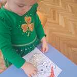 wyklejanie brody Mikołaja popcornem(3)