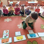 Franek segreguje śmieci
