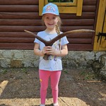 Marcelina trzyma poroże