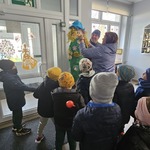 Pani Iwona przygotowuje marzannę