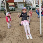 Marcelina na huśtawce