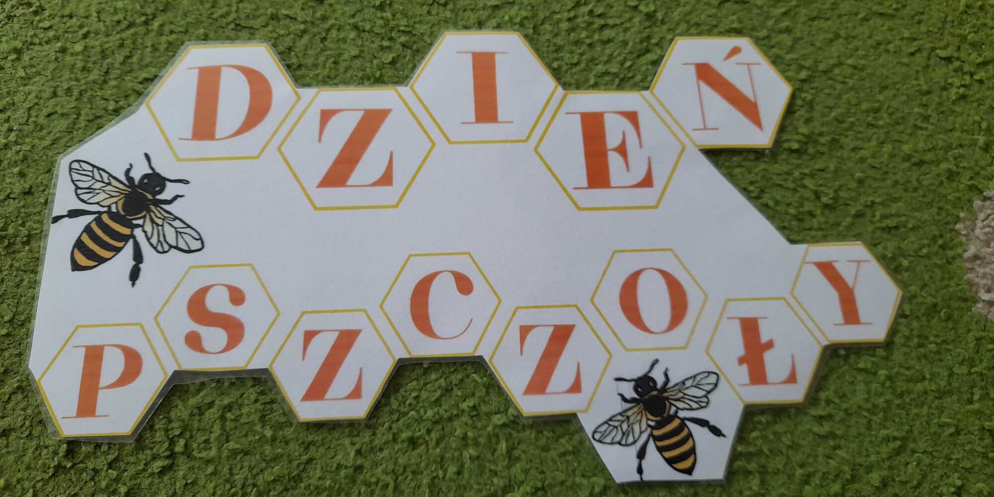 napis dzień pszczoły