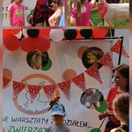 dzieci ze zwierzętami