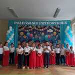 dzieci podczas występu