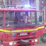 mikołaj w czerwonym samochodzie