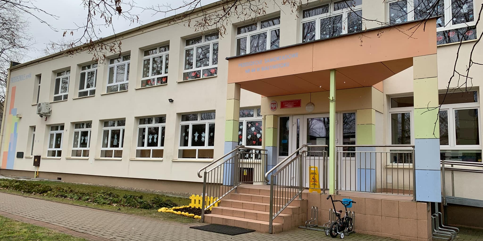 wejście do przedszkola