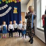 Pani Dyrektor z dużym ołówkiem