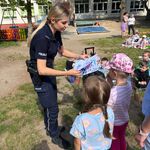 pani policjantka z laurką